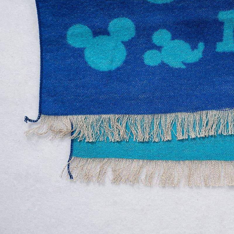 Impression d'un foulard en flanelle de soie pour enfants
