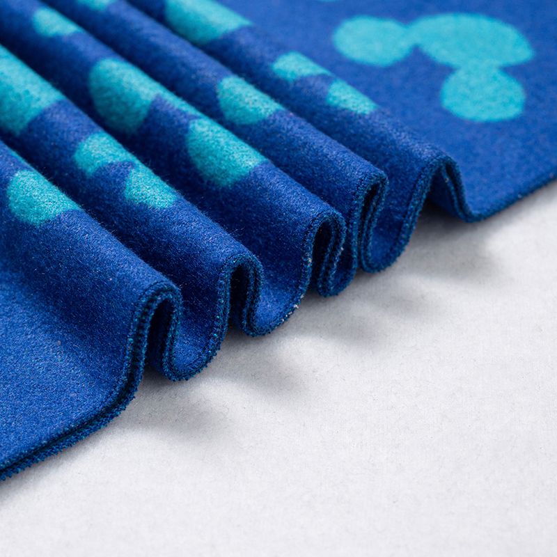 Impression d'un foulard en flanelle de soie pour enfants