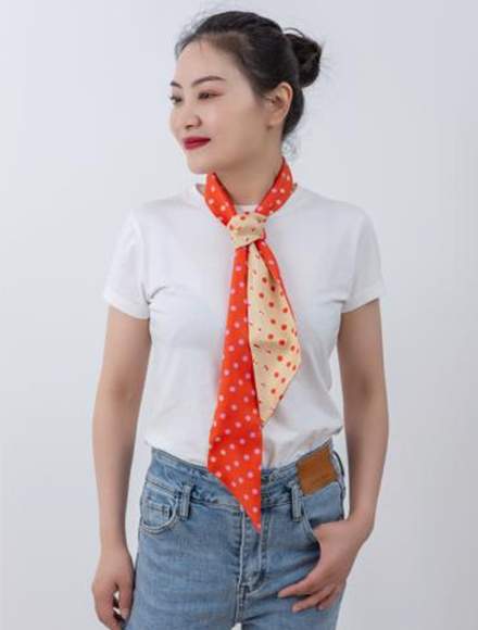 Narrow silk scarf 